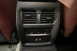 BMW i4 M60 esikatselu 27