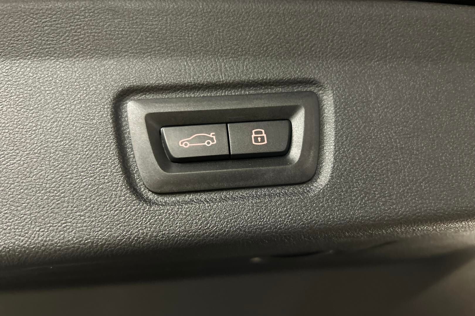 BMW i4 M60 iso kuva 31