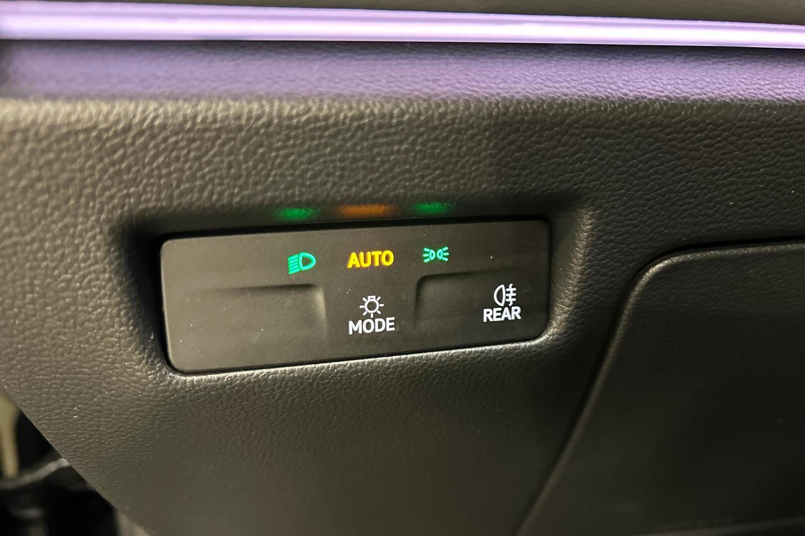 Volkswagen Passat iso kuva 16