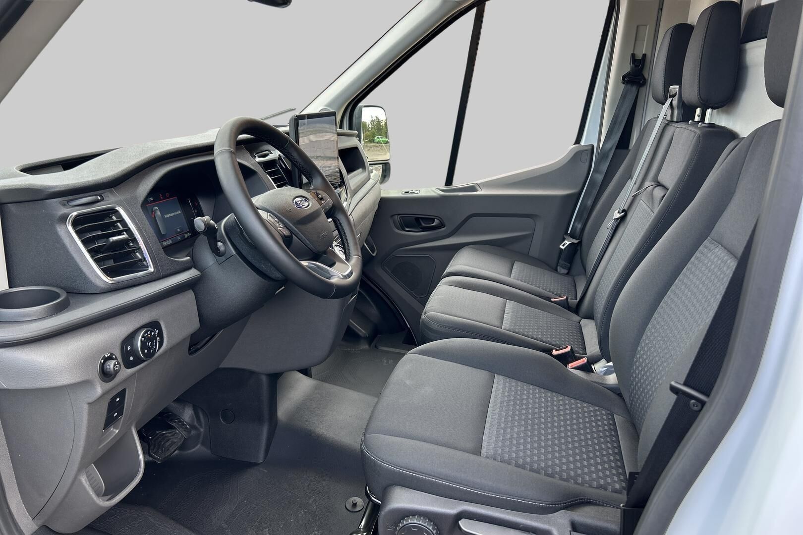 Ford Transit iso kuva 25