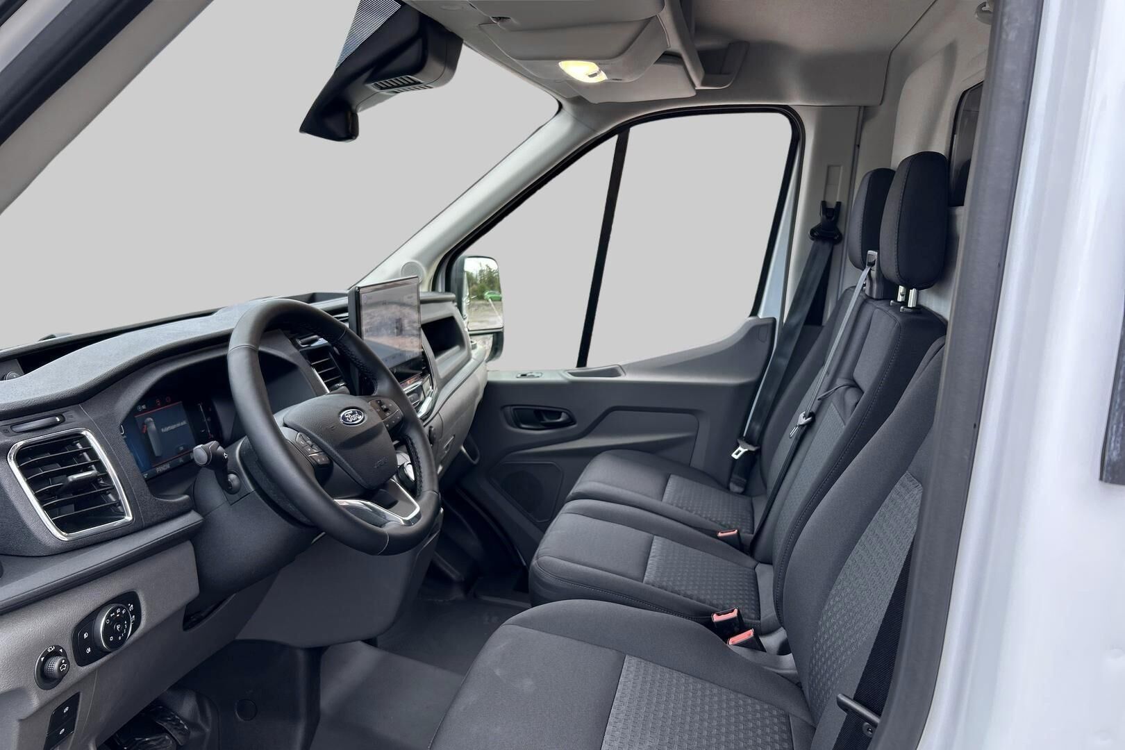 Ford Transit iso kuva 8