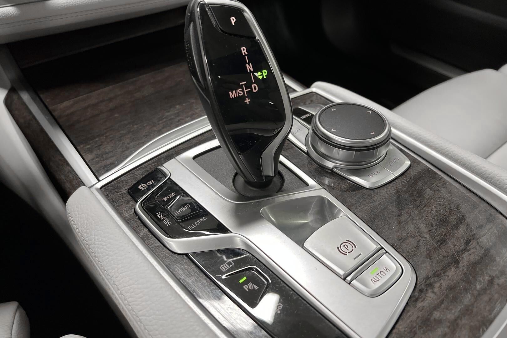BMW 7-sarja iso kuva 16