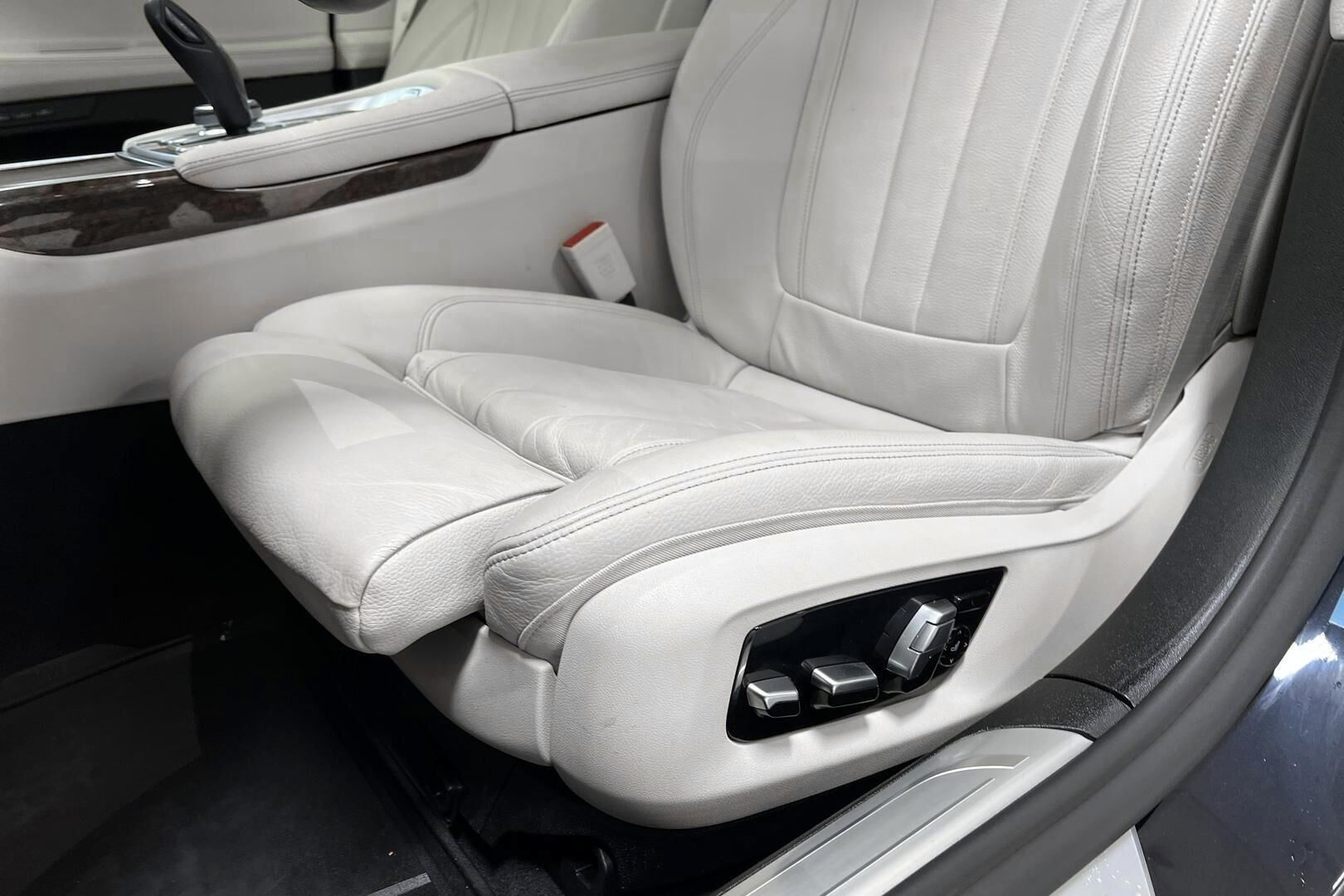 BMW 7-sarja iso kuva 22