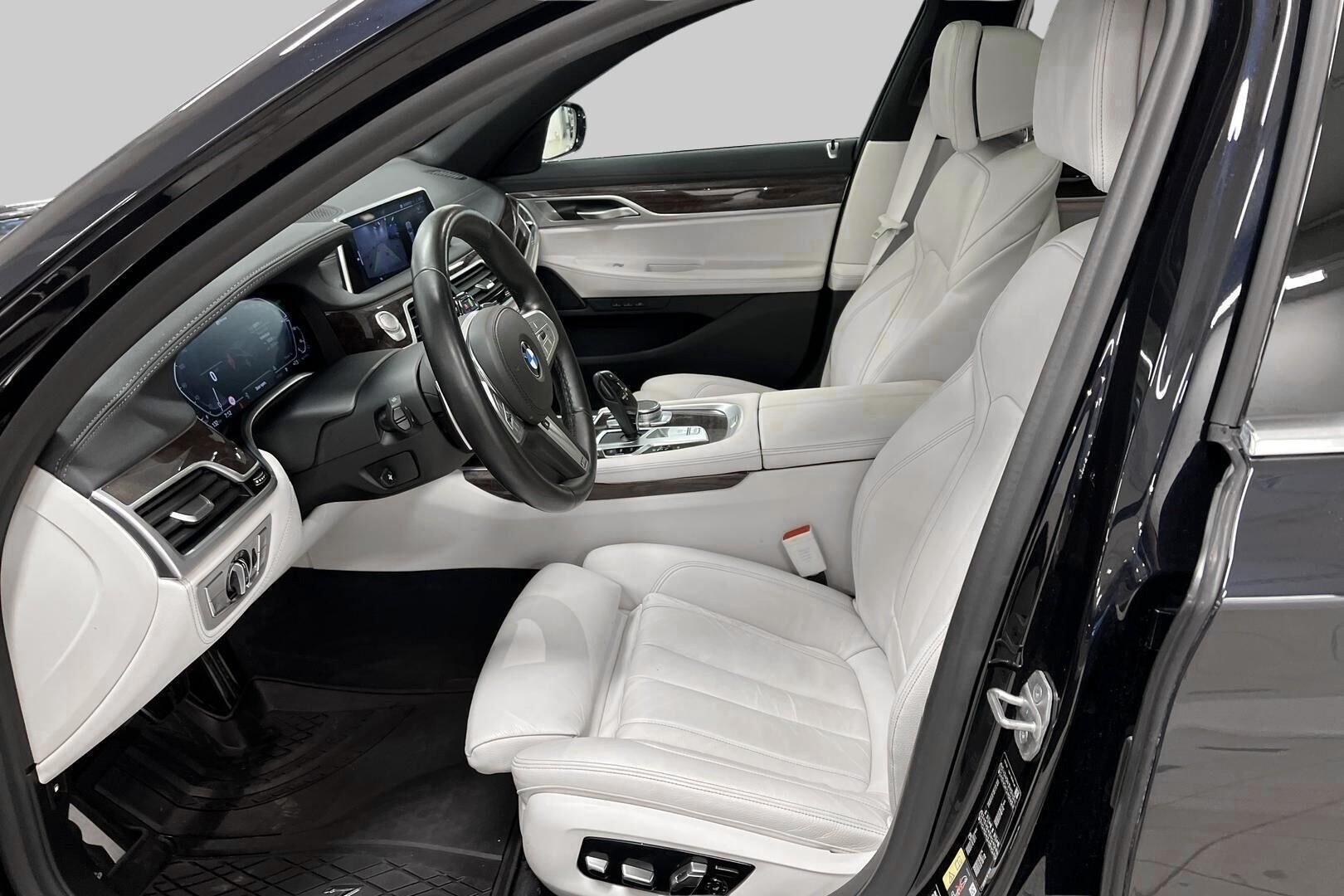 BMW 7-sarja iso kuva 8