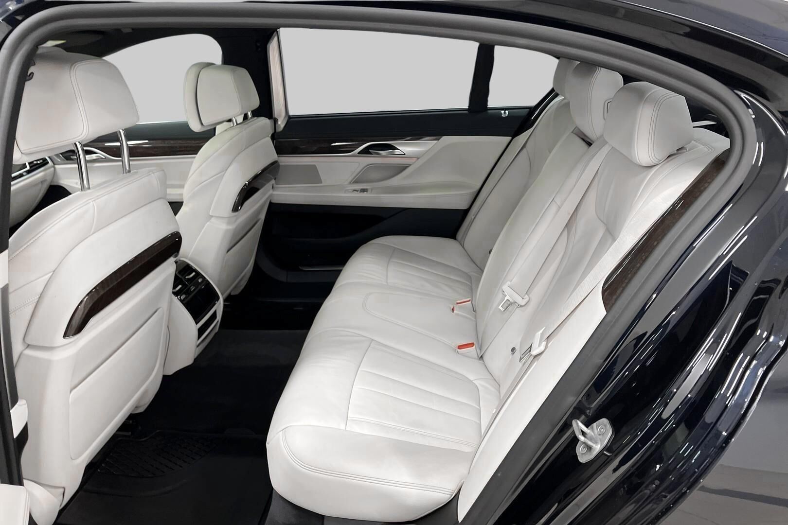 BMW 7-sarja iso kuva 9