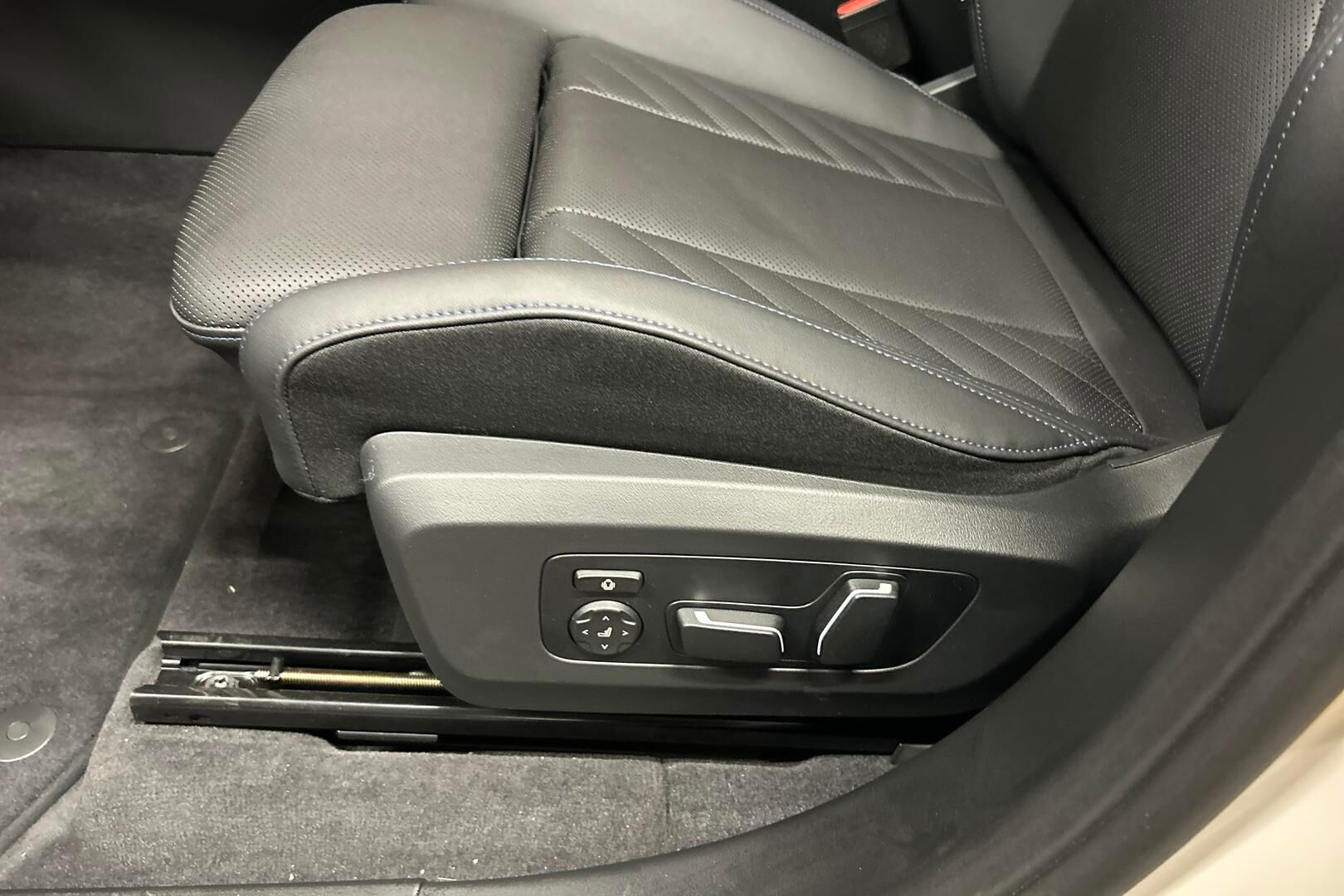 BMW X3 iso kuva 32