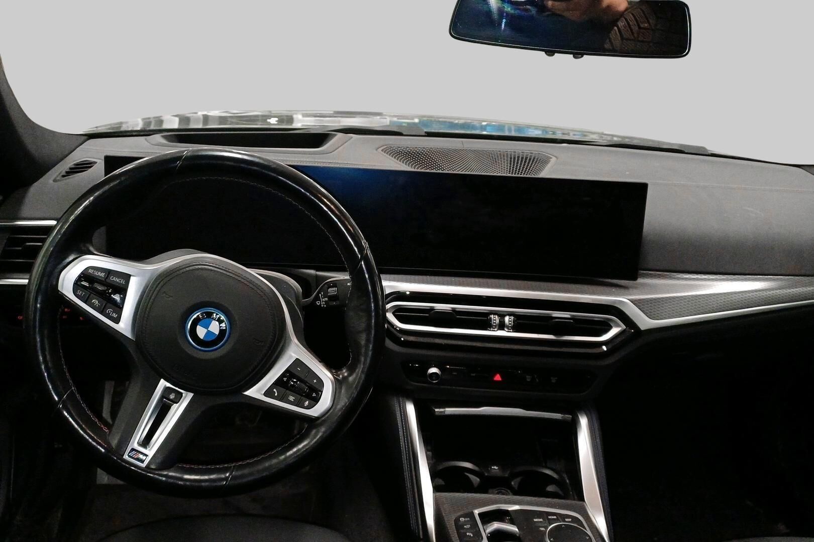 BMW i4 iso kuva 1