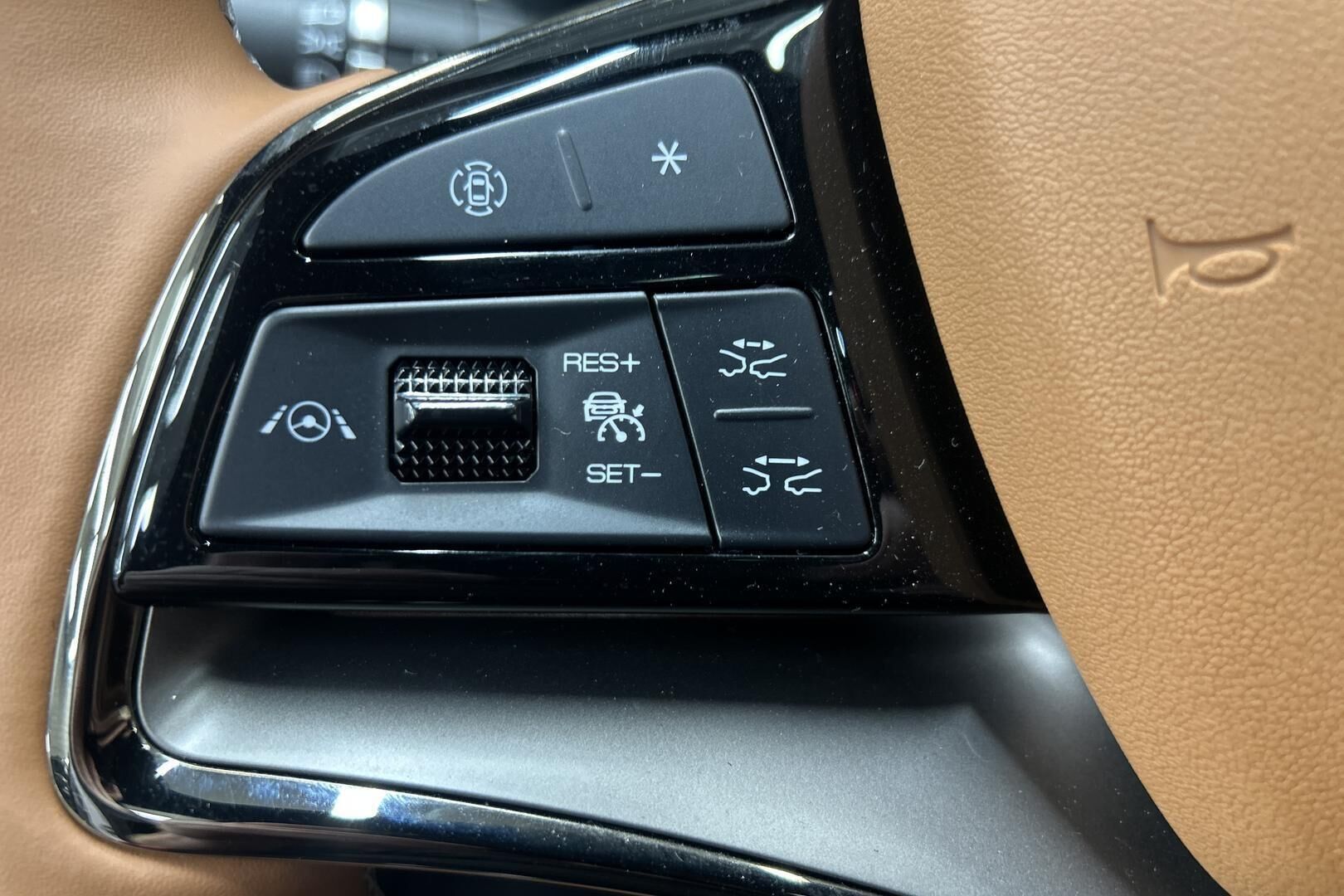BYD Han iso kuva 15