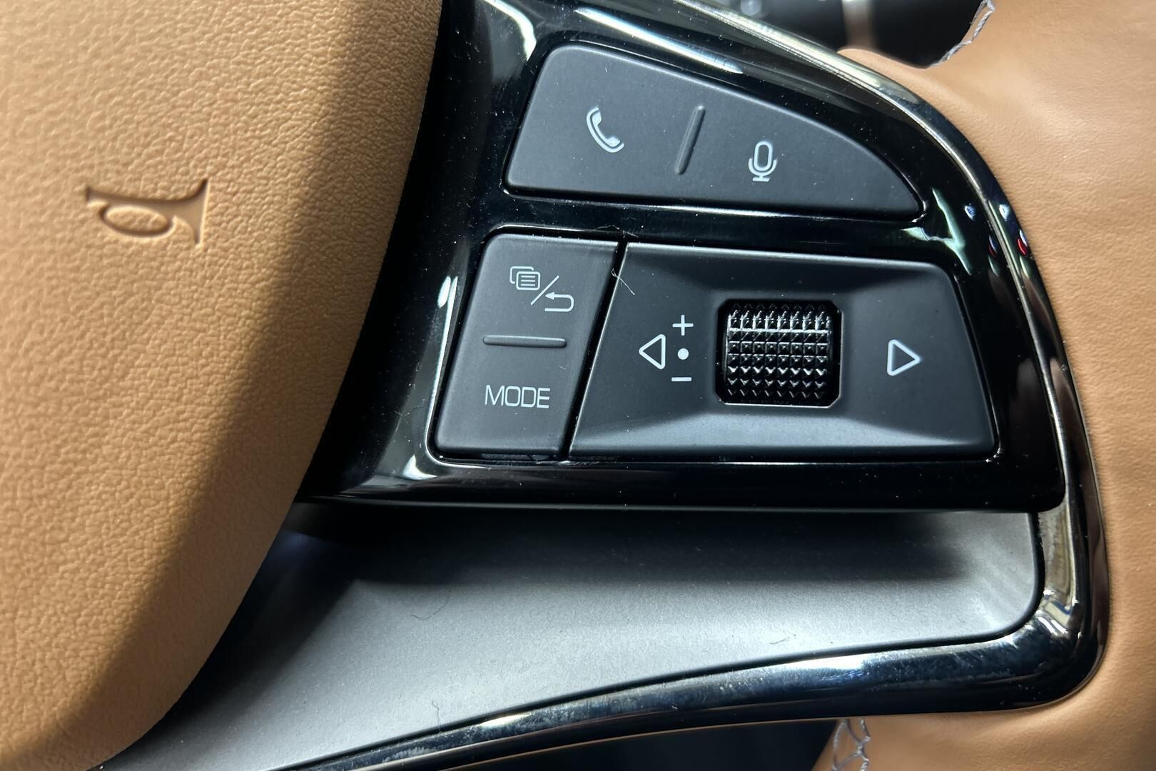 BYD Han iso kuva 16