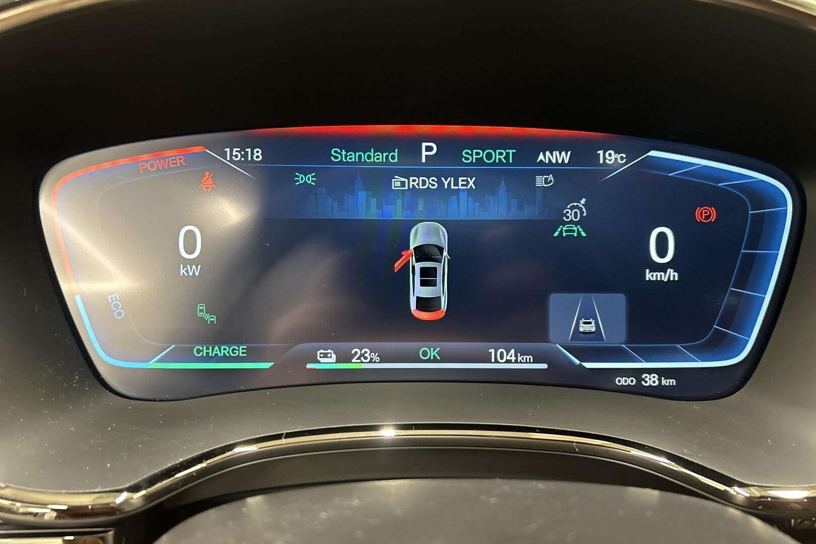 BYD Han iso kuva 17