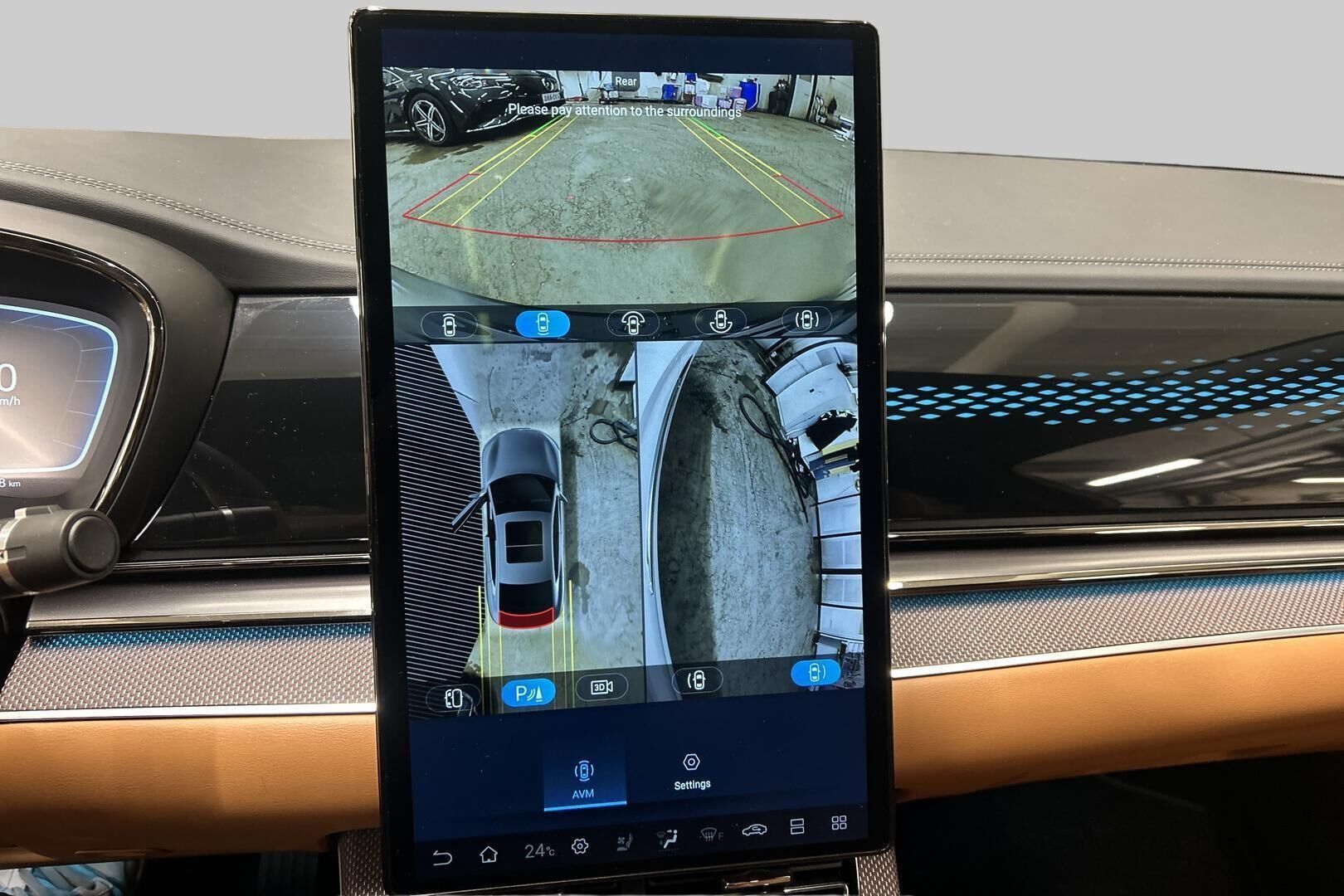 BYD Han iso kuva 19
