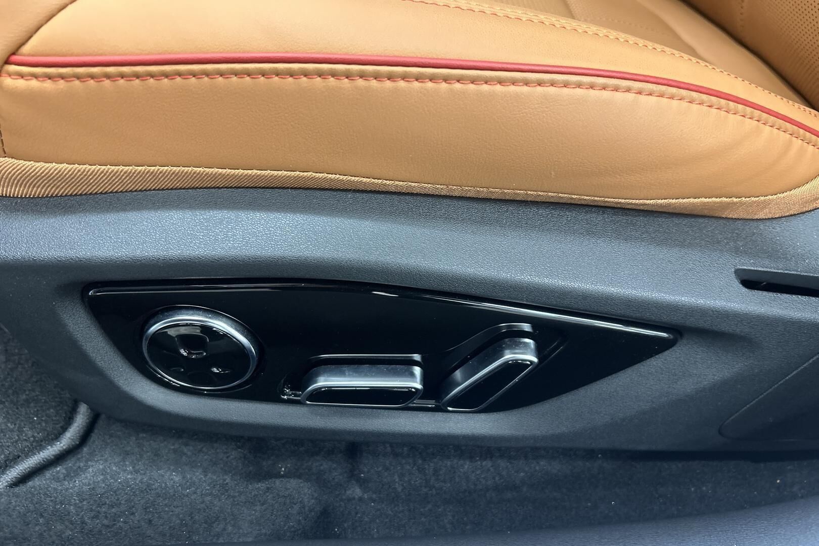 BYD Han iso kuva 21