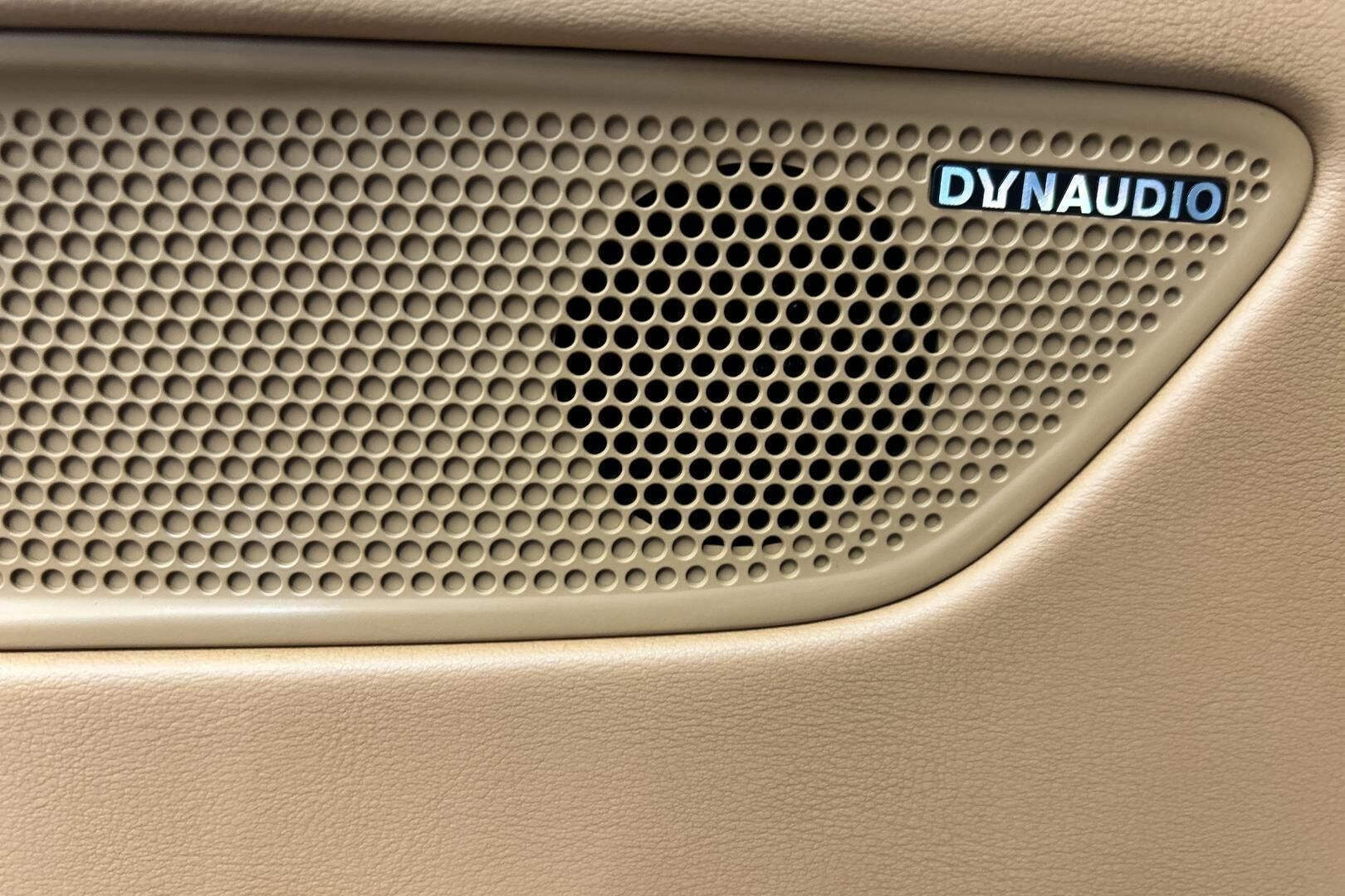 BYD Han iso kuva 25