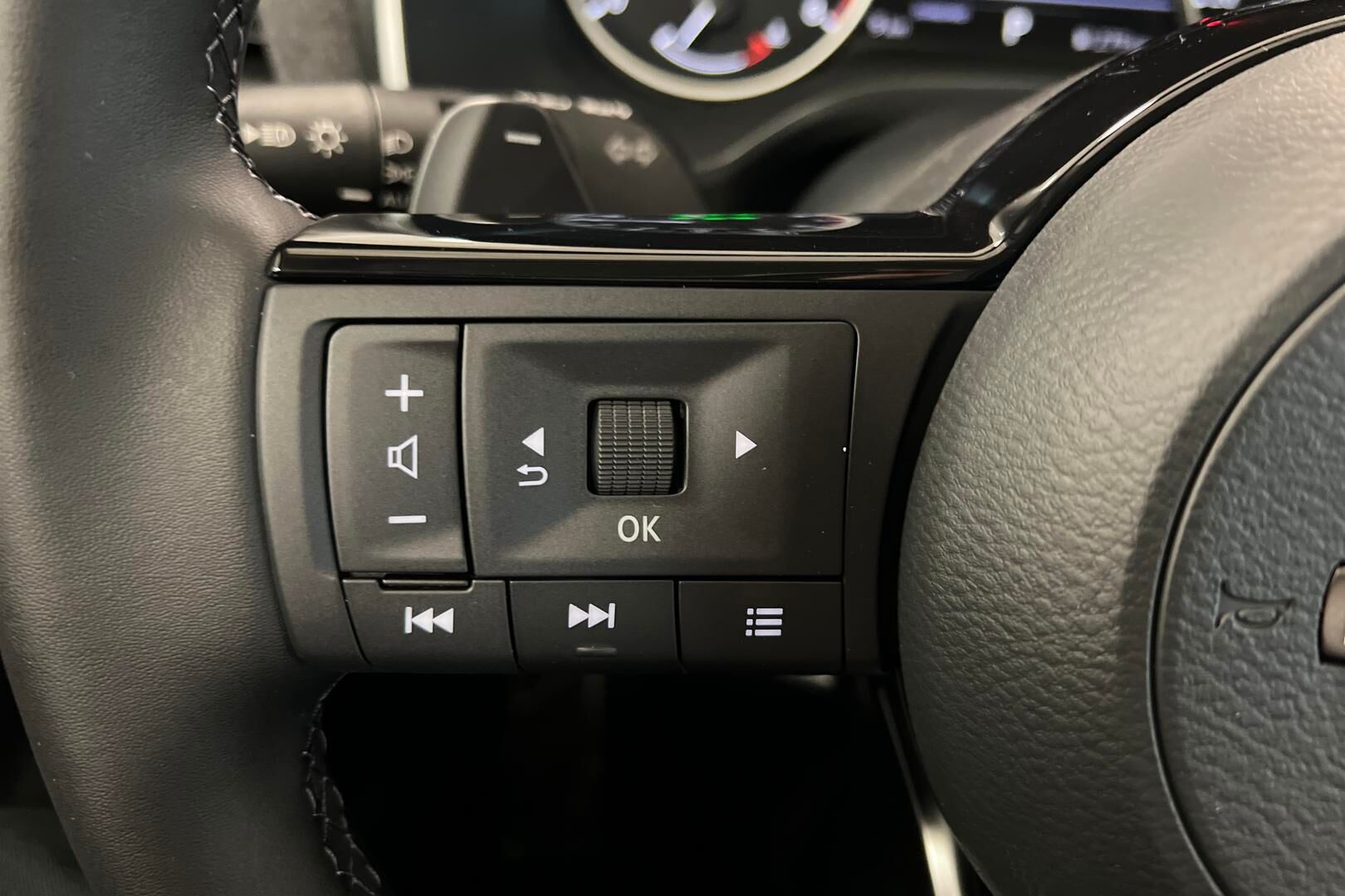 Nissan Qashqai iso kuva 10