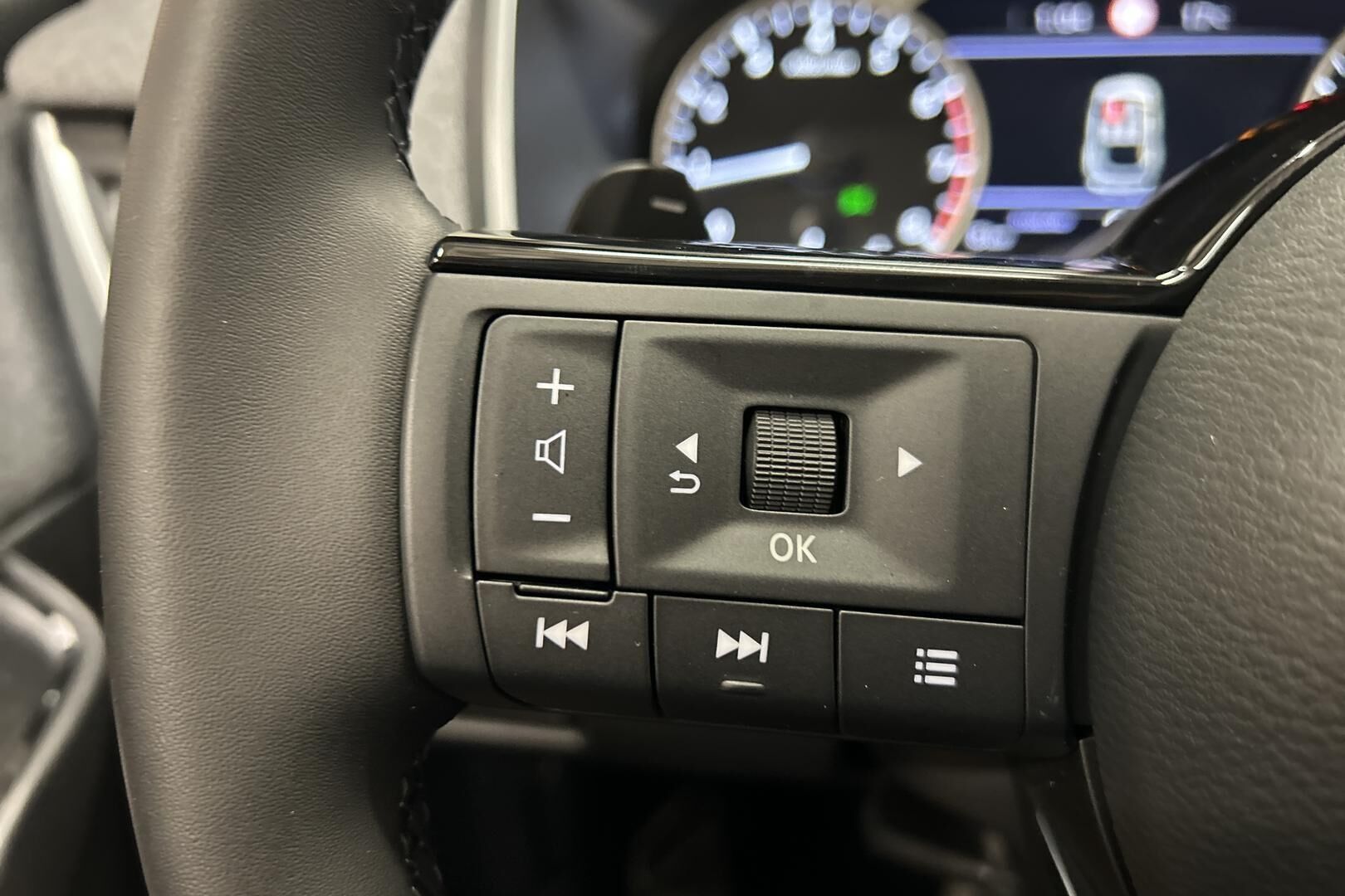 Nissan Qashqai iso kuva 16