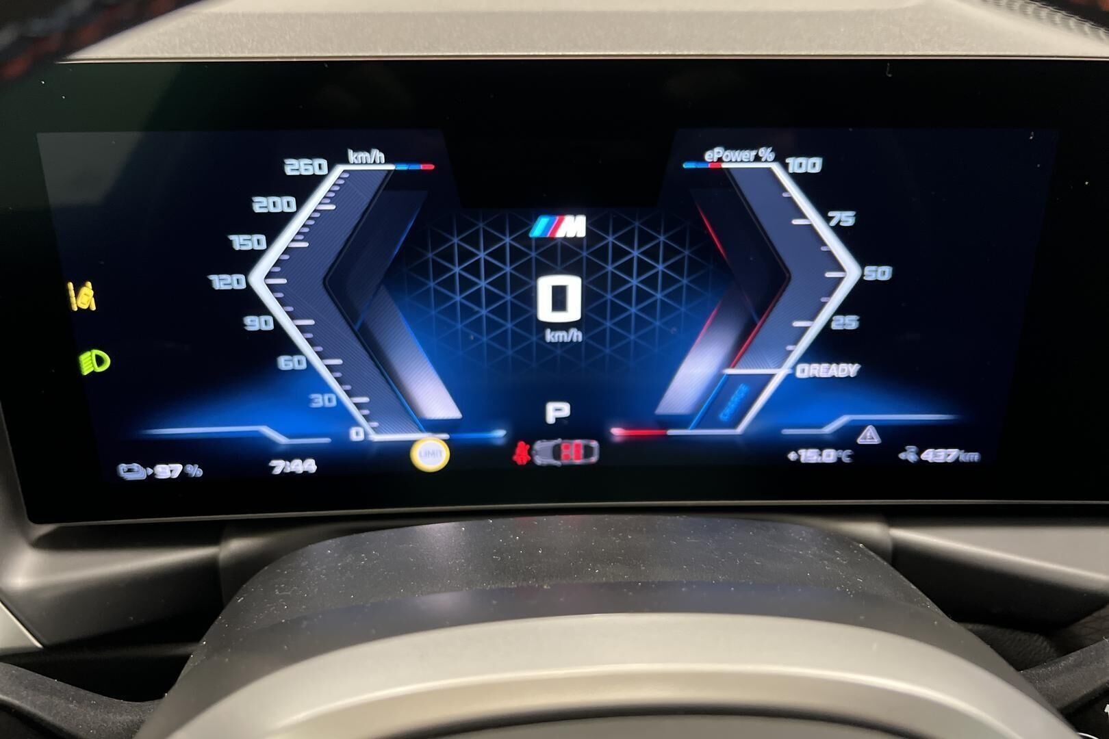 BMW i4 iso kuva 21