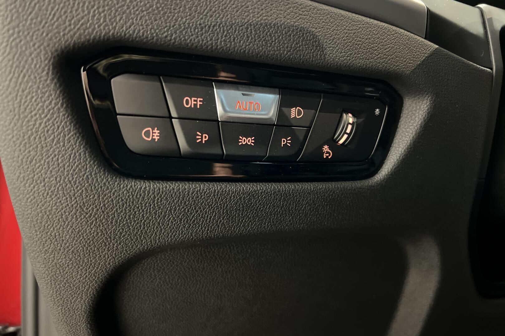 BMW i4 iso kuva 14