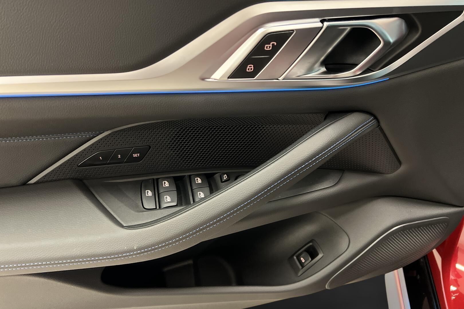 BMW i4 iso kuva 15
