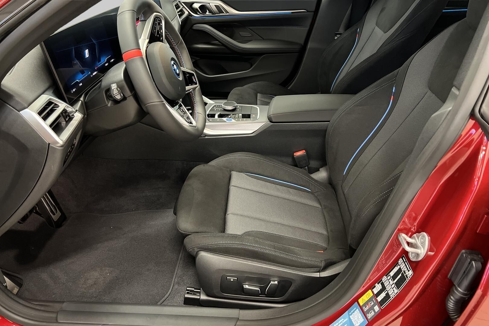 BMW i4 iso kuva 7