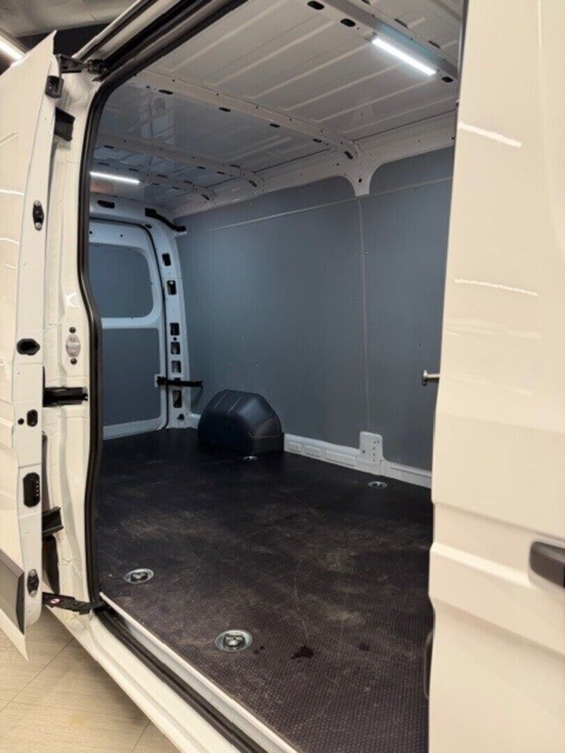 Nissan Interstar iso kuva 2