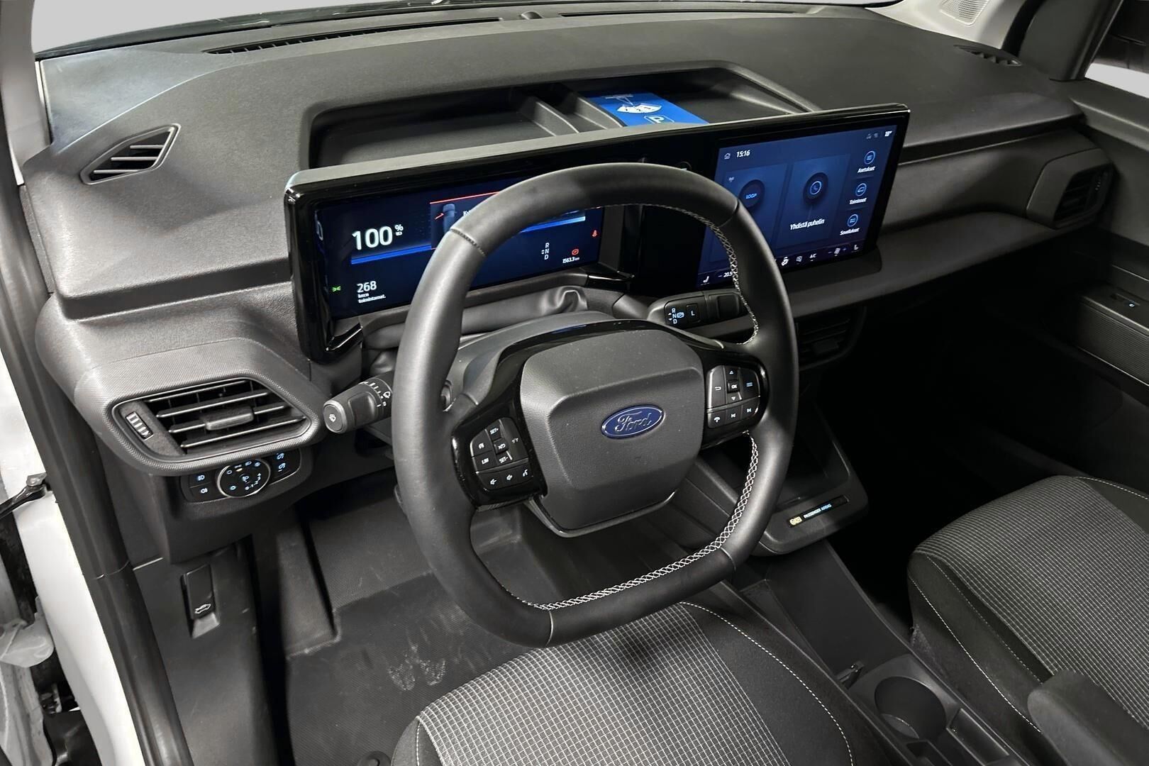 Ford Transit Courier iso kuva 23