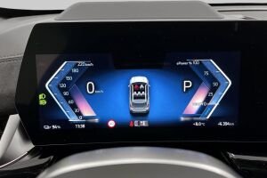 BMW iX1 esikatselu 18