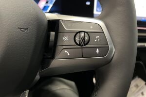 BMW iX1 esikatselu 21