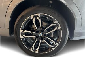 BMW iX2 esikatselu 10