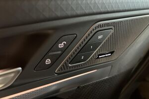 BMW iX2 esikatselu 12