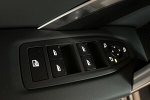 BMW iX2 esikatselu 13