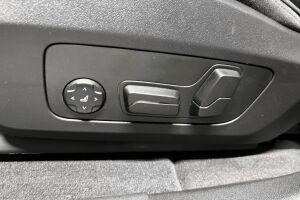 BMW iX2 esikatselu 12