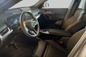 BMW iX2 esikatselu 18