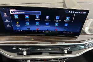 BMW X5 esikatselu 14
