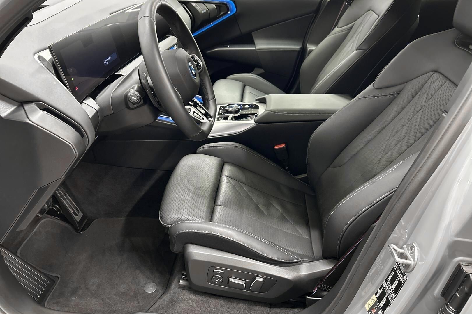 BMW X3 iso kuva 8
