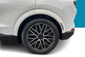 Ford Mustang Mach-E esikatselu 12