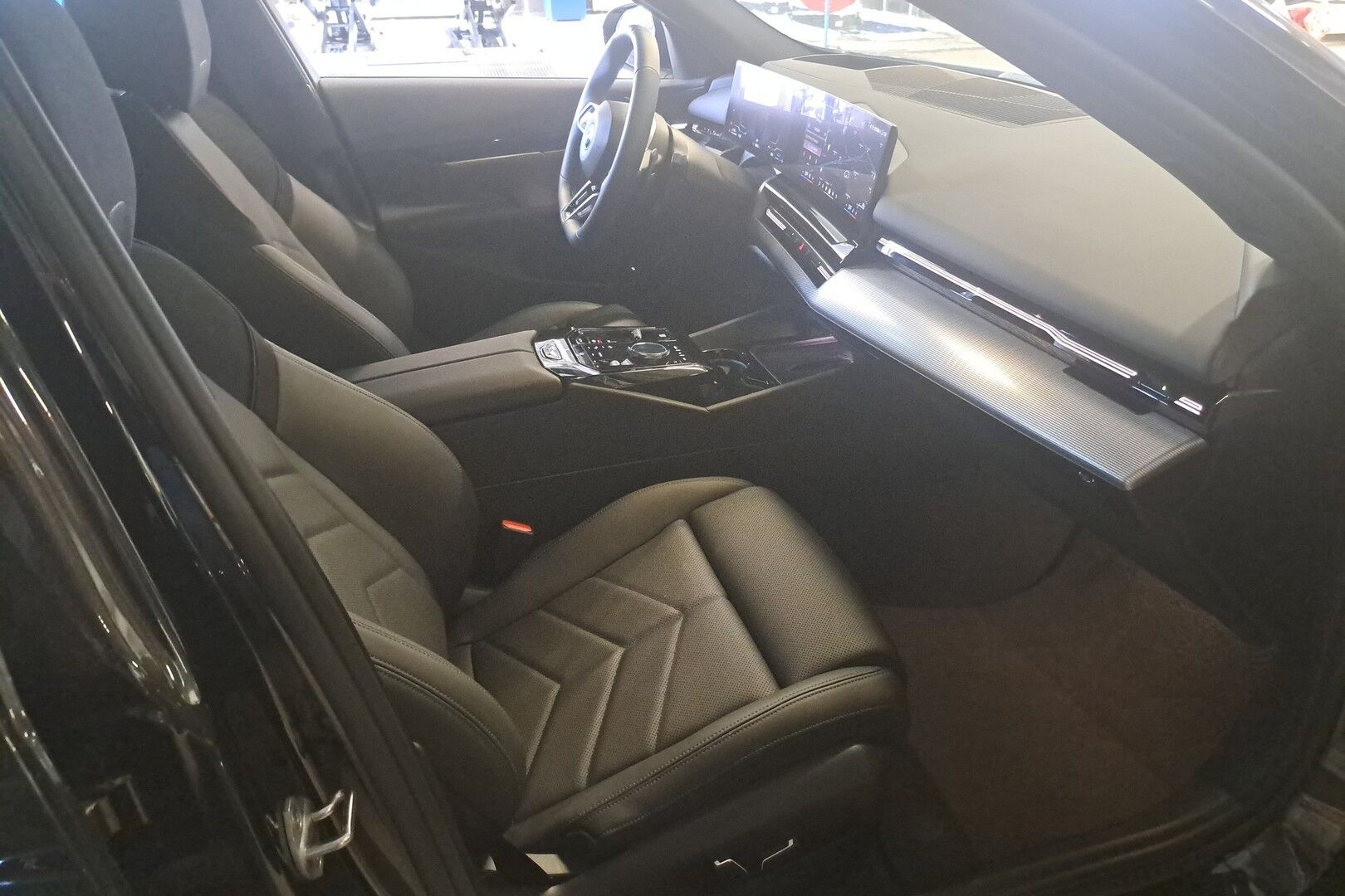BMW 5-SARJA iso kuva 2