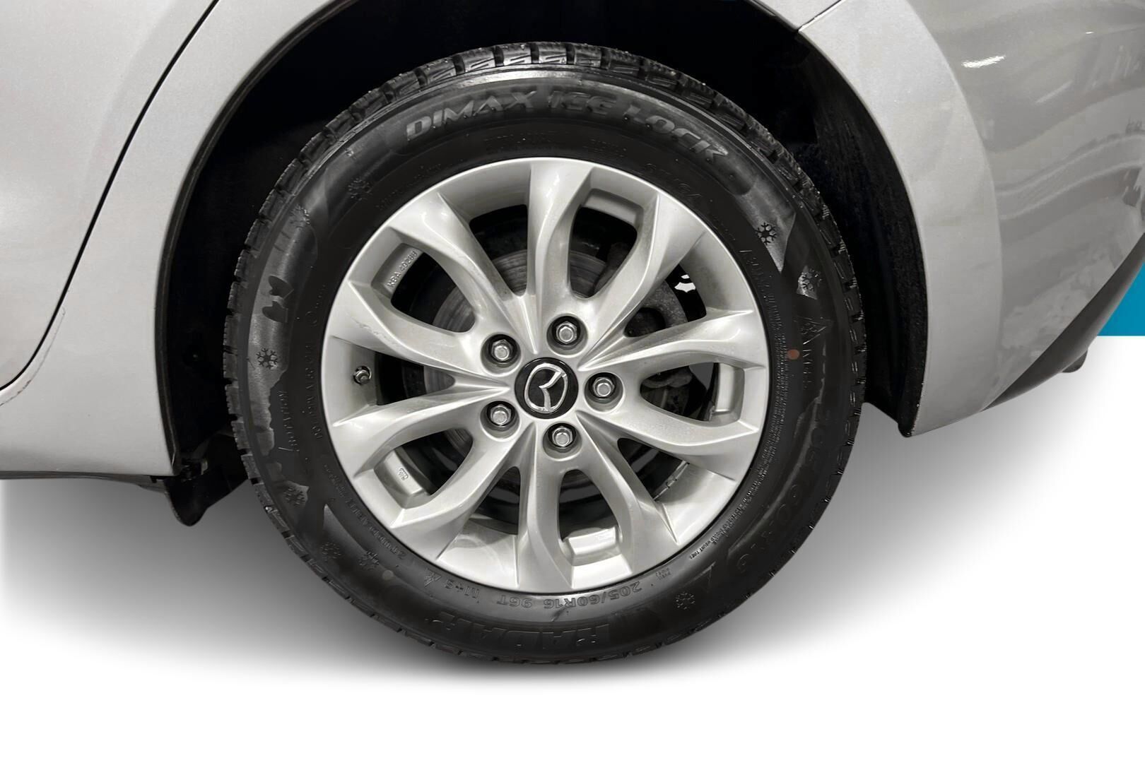 Mazda 3 iso kuva 11