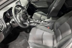 Mazda 3 esikatselu 8