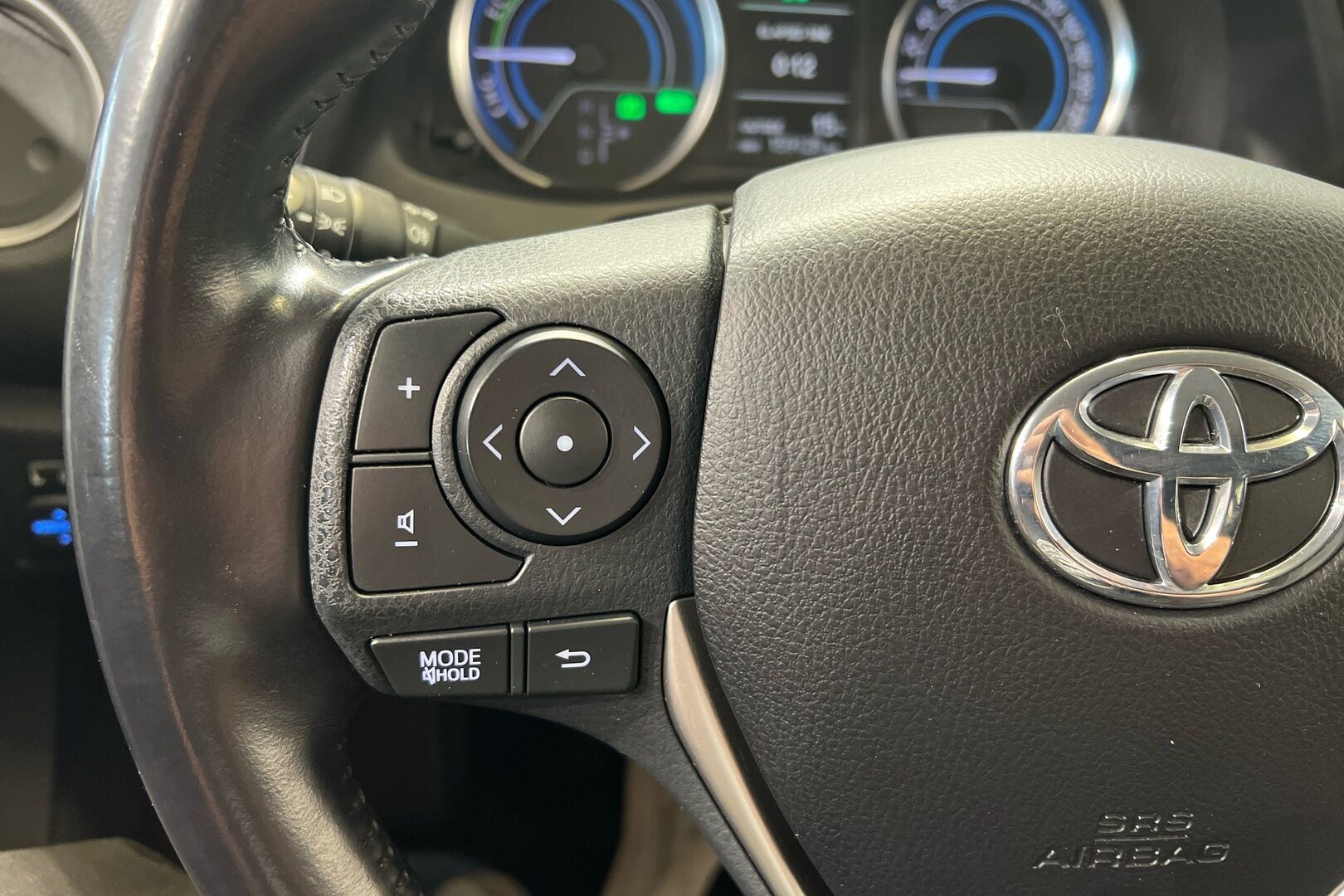 Toyota Auris iso kuva 22