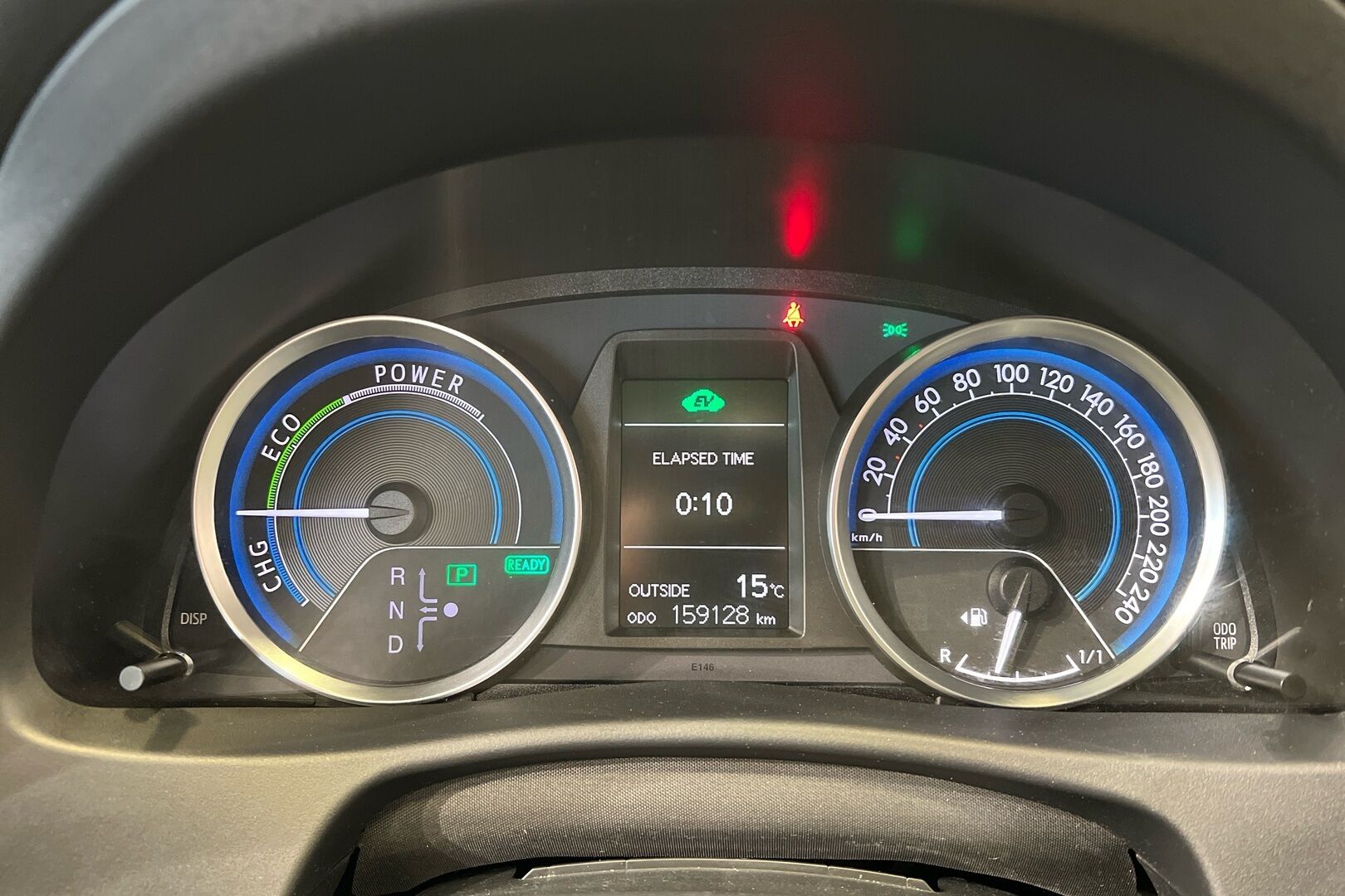 Toyota Auris iso kuva 14