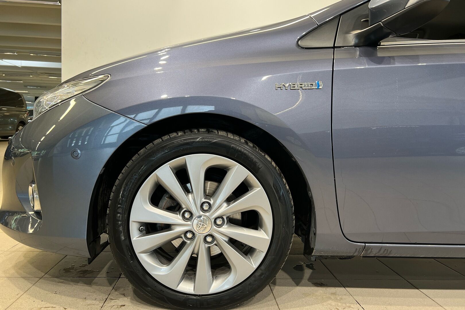 Toyota Auris iso kuva 19