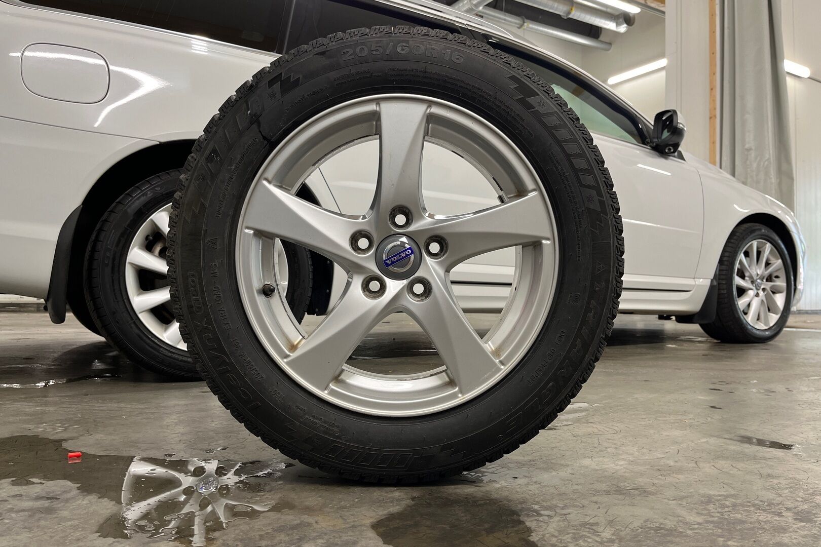 Volvo V70 iso kuva 8