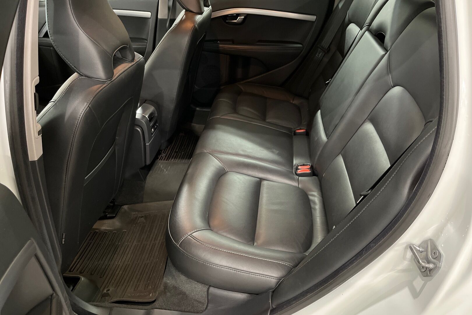 Volvo V70 iso kuva 6