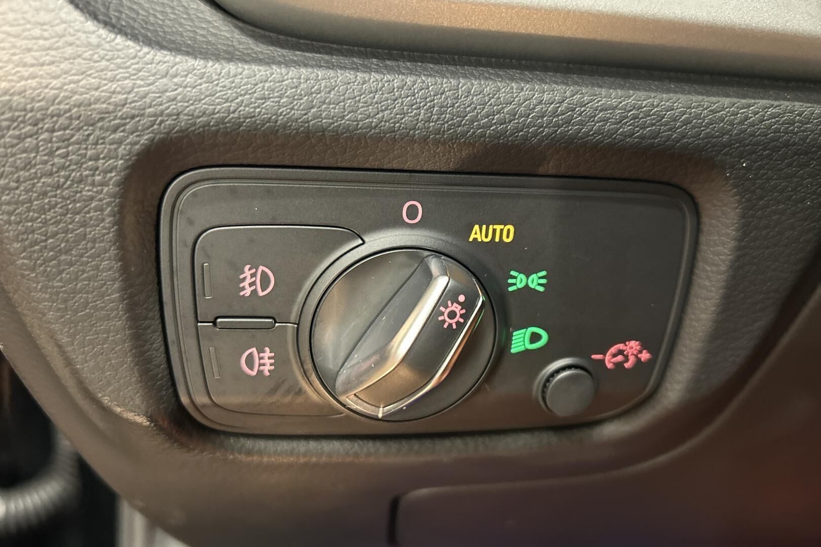 Audi A3 iso kuva 13