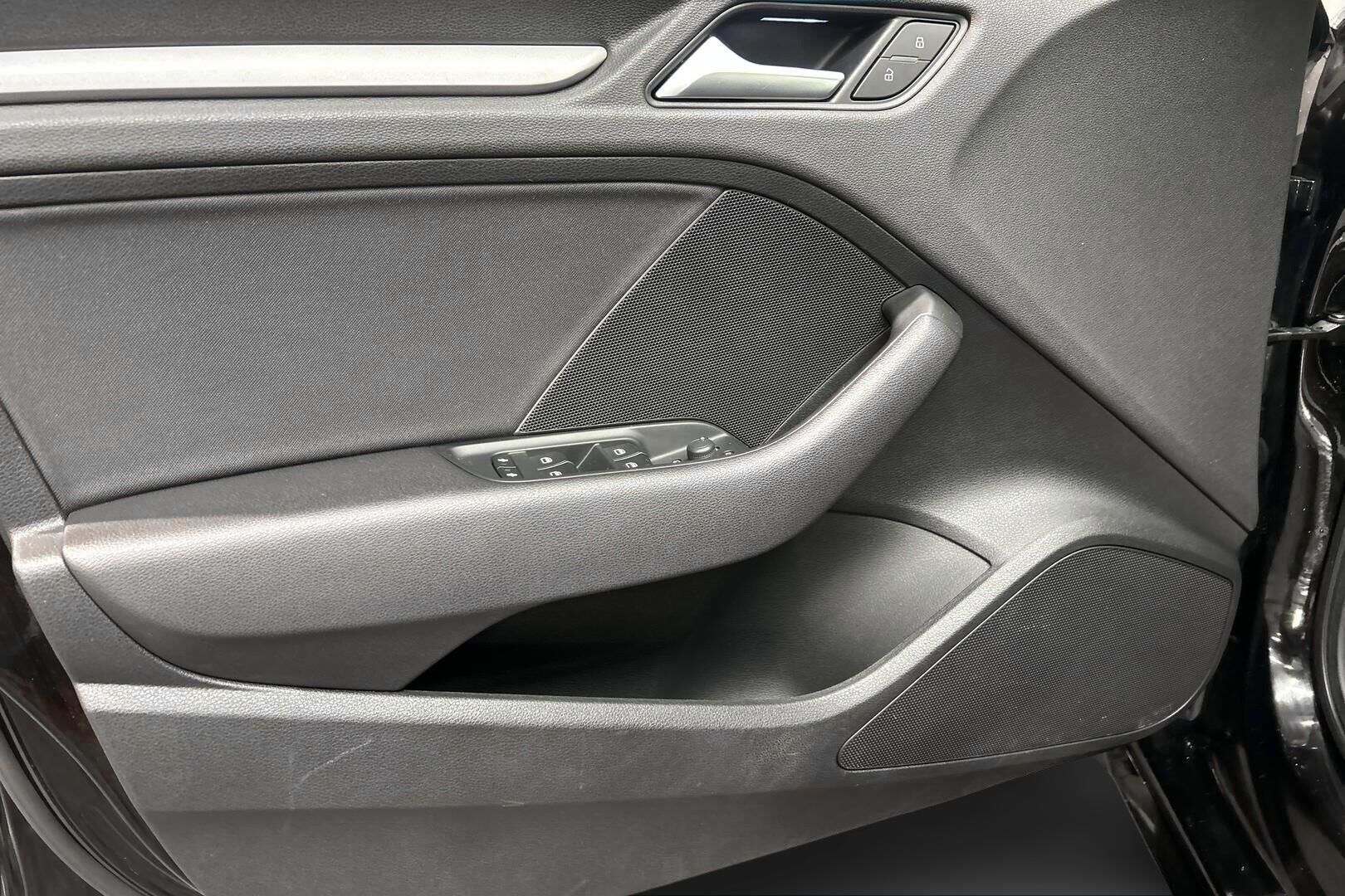 Audi A3 iso kuva 14