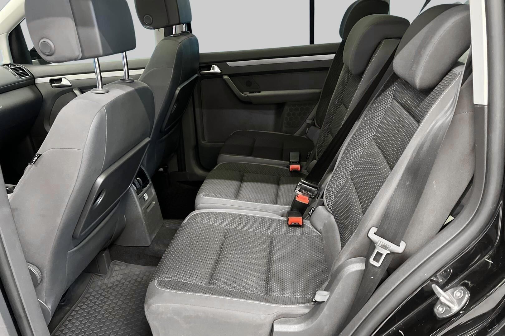 Volkswagen Touran iso kuva 10