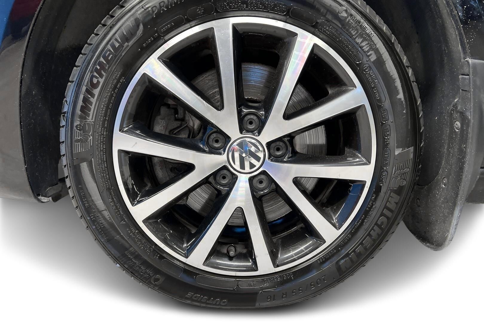 Volkswagen Touran iso kuva 13