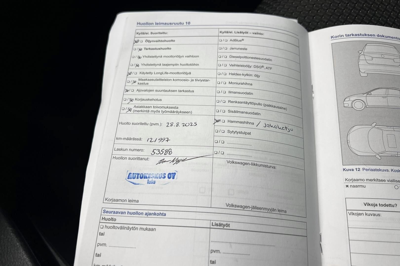 Volkswagen Touran iso kuva 24