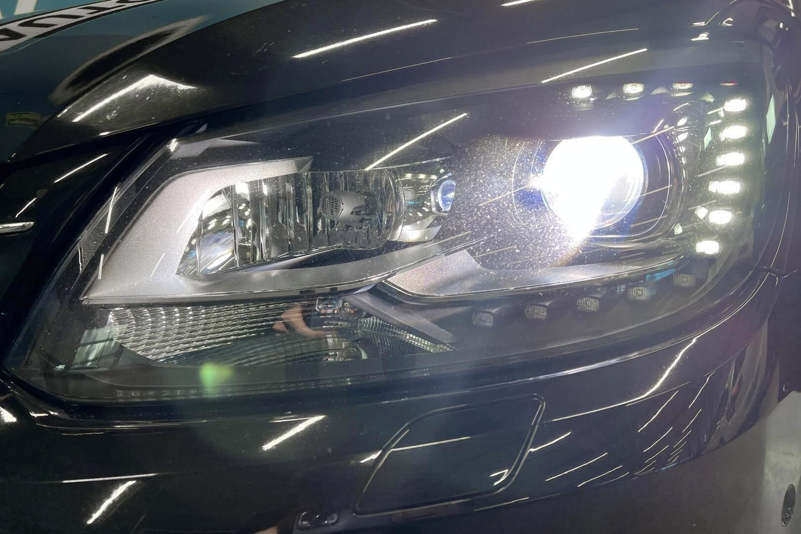 Volkswagen Touran iso kuva 25