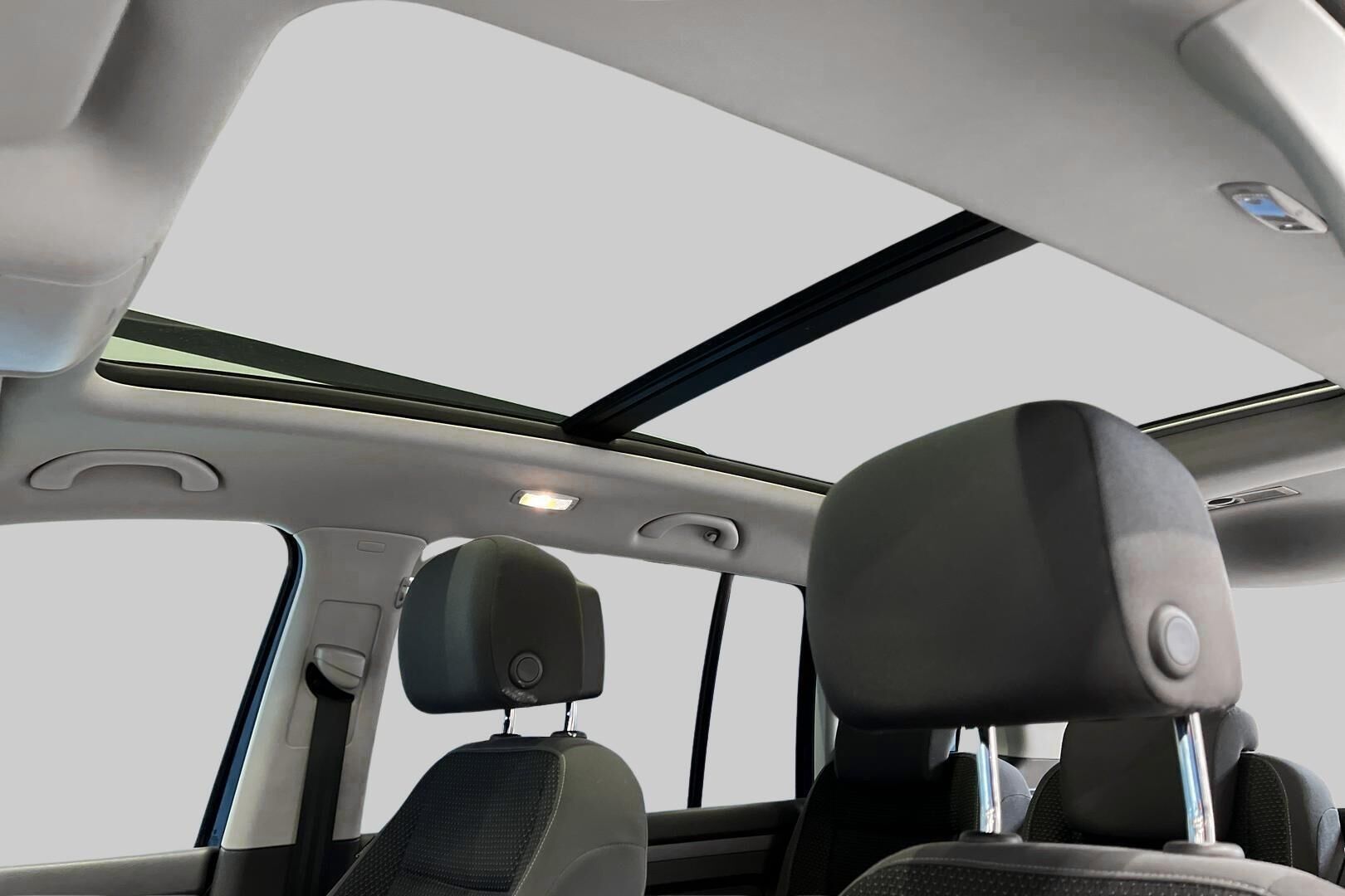 Volkswagen Touran iso kuva 27